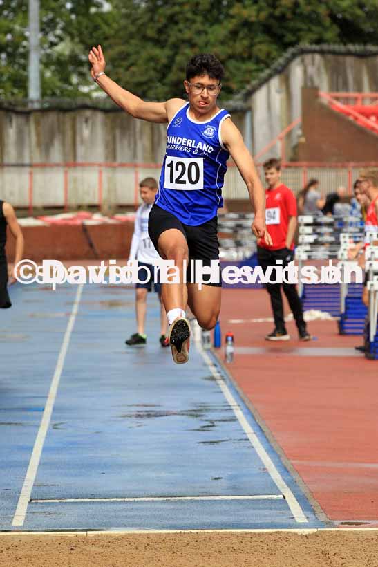 Long jump, 2023 Gateshead Tartan Games.  Photo: David T. Hewitson/Sports for All Pics